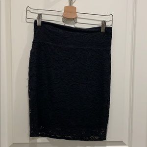 Bebe lace mini skirt